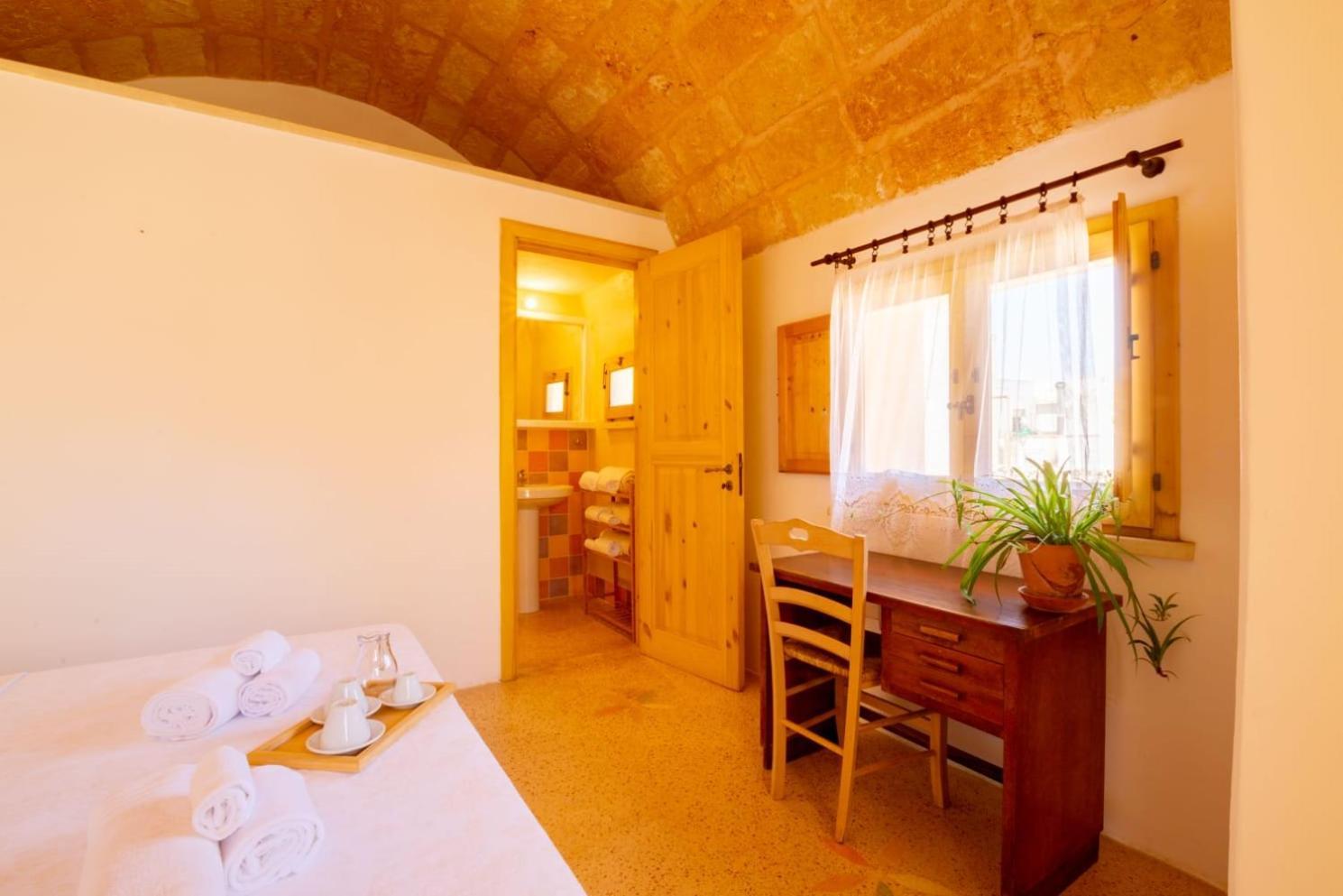 Palazzo Le Zicaredde Bed & Breakfast Salve Exterior photo